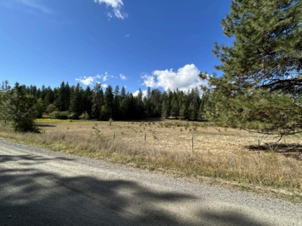 Property Photo:  000 N Northwood Dr  WA 99021 