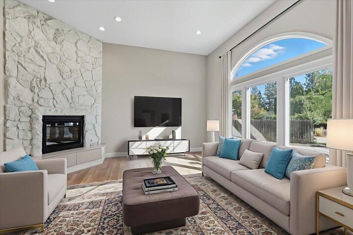 Property Photo: 11815 N King Arthur Ct WA 99218