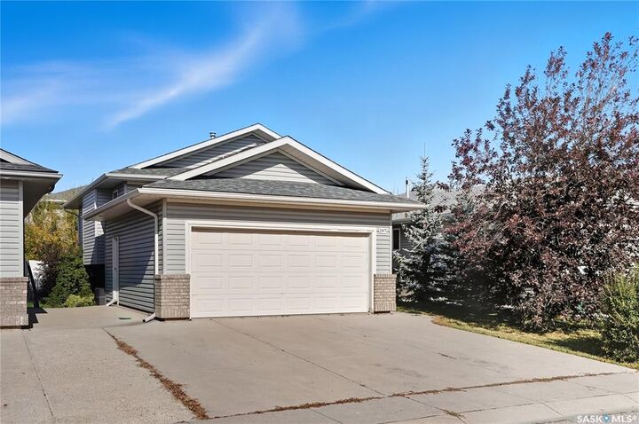 Property Photo:  207 Buckwold Cove  SK S7N 4V8 
