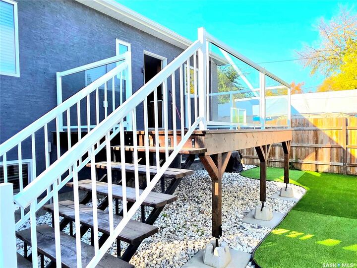 Property Photo:  720 O Avenue S  SK S7M 2S5