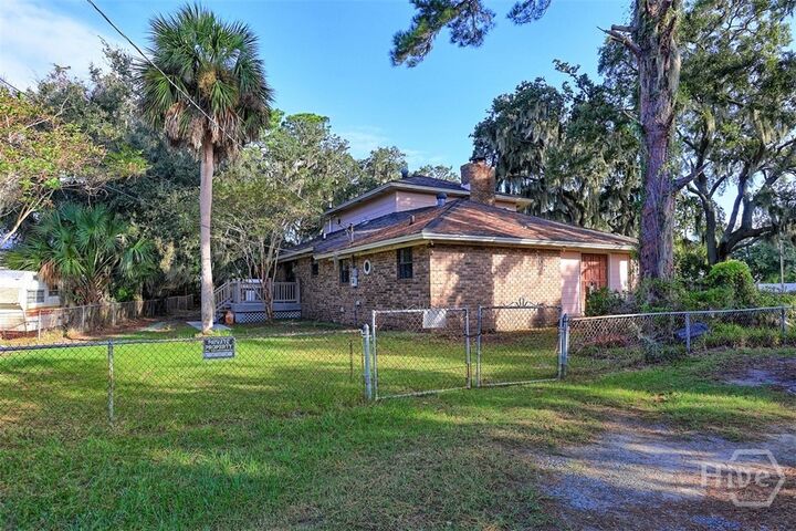 Property Photo: 302 E Point Drive GA 31410