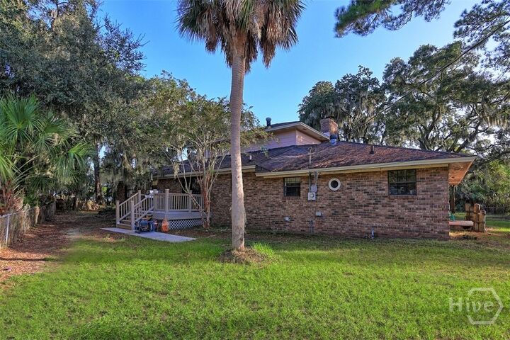 Property Photo:  302 E Point Drive  GA 31410 