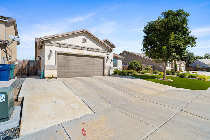 Property Photo:  3054 Rudder Avenue  CA 93274 