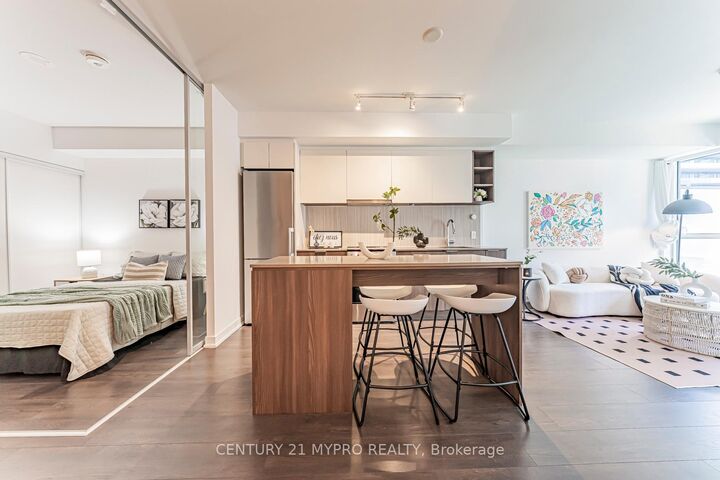 Property Photo: 31 Tippett Road 559 ON M3H 0C8