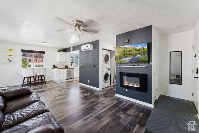 Property Photo:  258 W 400 N  UT 84057 