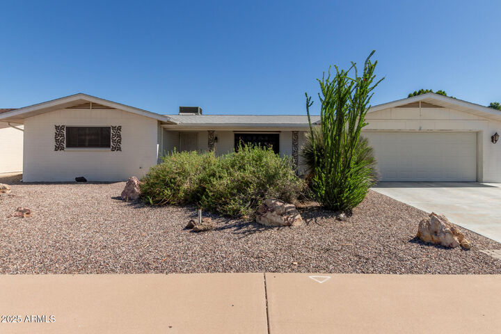 Property Photo:  243 N 61st Place  AZ 85205