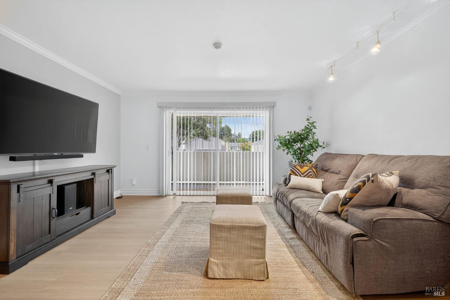 Property Photo: 1370 Townview Avenue 205 CA 95405