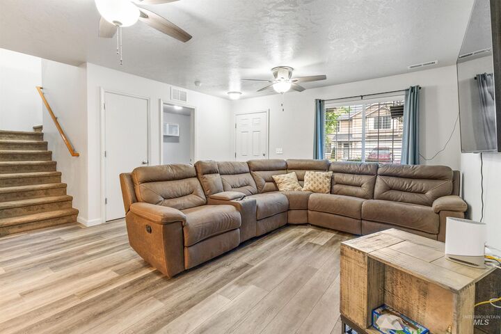 Property Photo:  643 N Manship Ave  ID 83642 