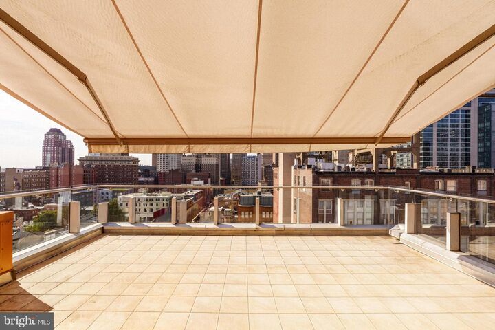 Property Photo:  1111 Locust Street Ph10d  PA 19107 