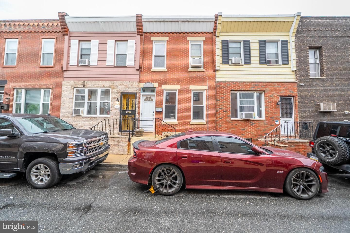 Property Photo: 905 Daly Street PA 19148
