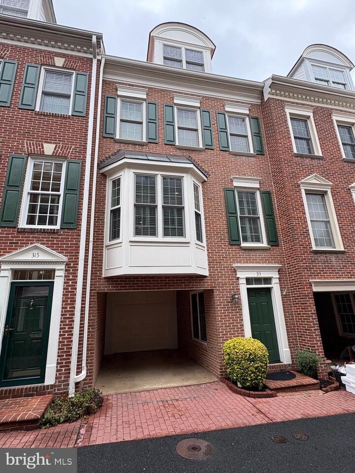 313 Hearthstone Mews  Alexandria VA 22314 photo