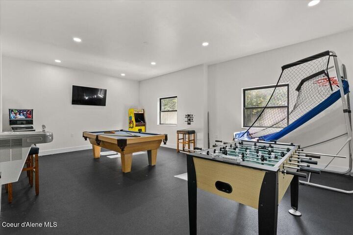 Property Photo:  95 Klickitat Rd  ID 83813 