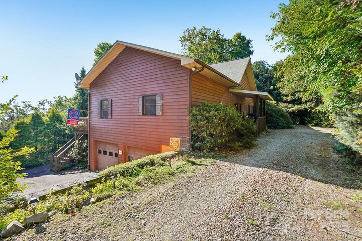 Property Photo: 3238 Utah Mountain Road NC 2876