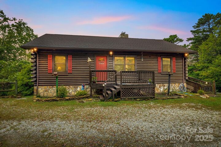 Property Photo: 951 Pine Tree Road NC 28777