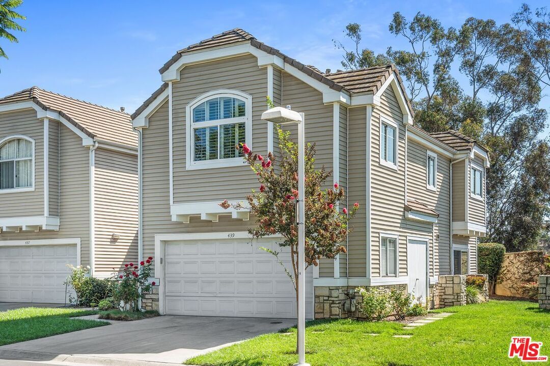 Property Photo: 439 Orange Grove Pl CA 91103