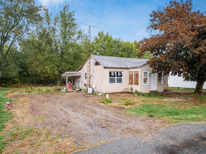 Property Photo:  6160 Congress Street  OH 43338 
