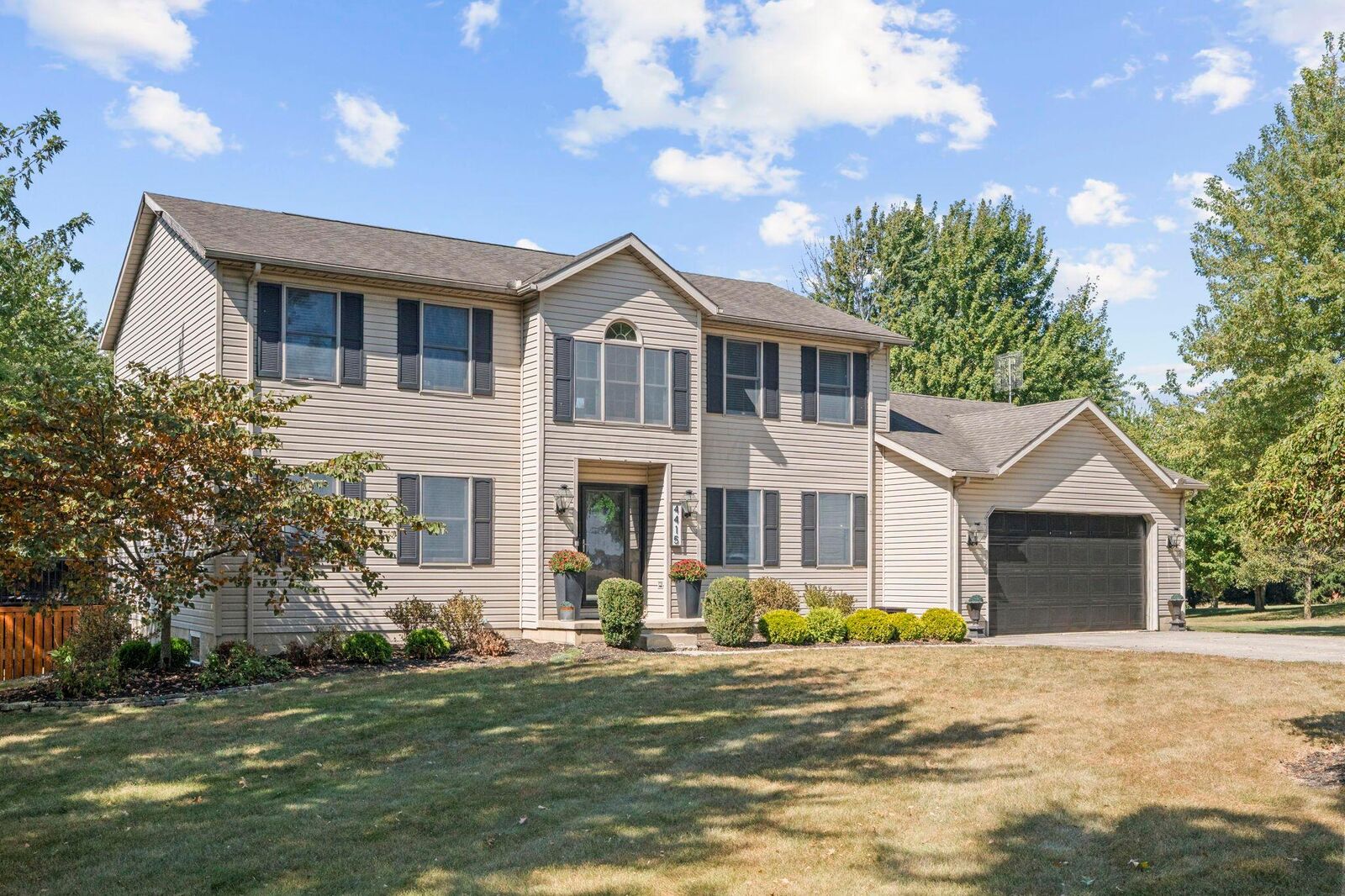 Property Photo:  4415 Maple Grove Road  OH 43302 