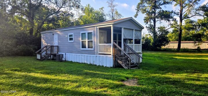 Property Photo: 233 Tennessee Street FL 32465