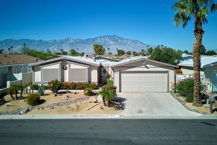 33537 Lisa Circle  Thousand Palms CA 92276 photo