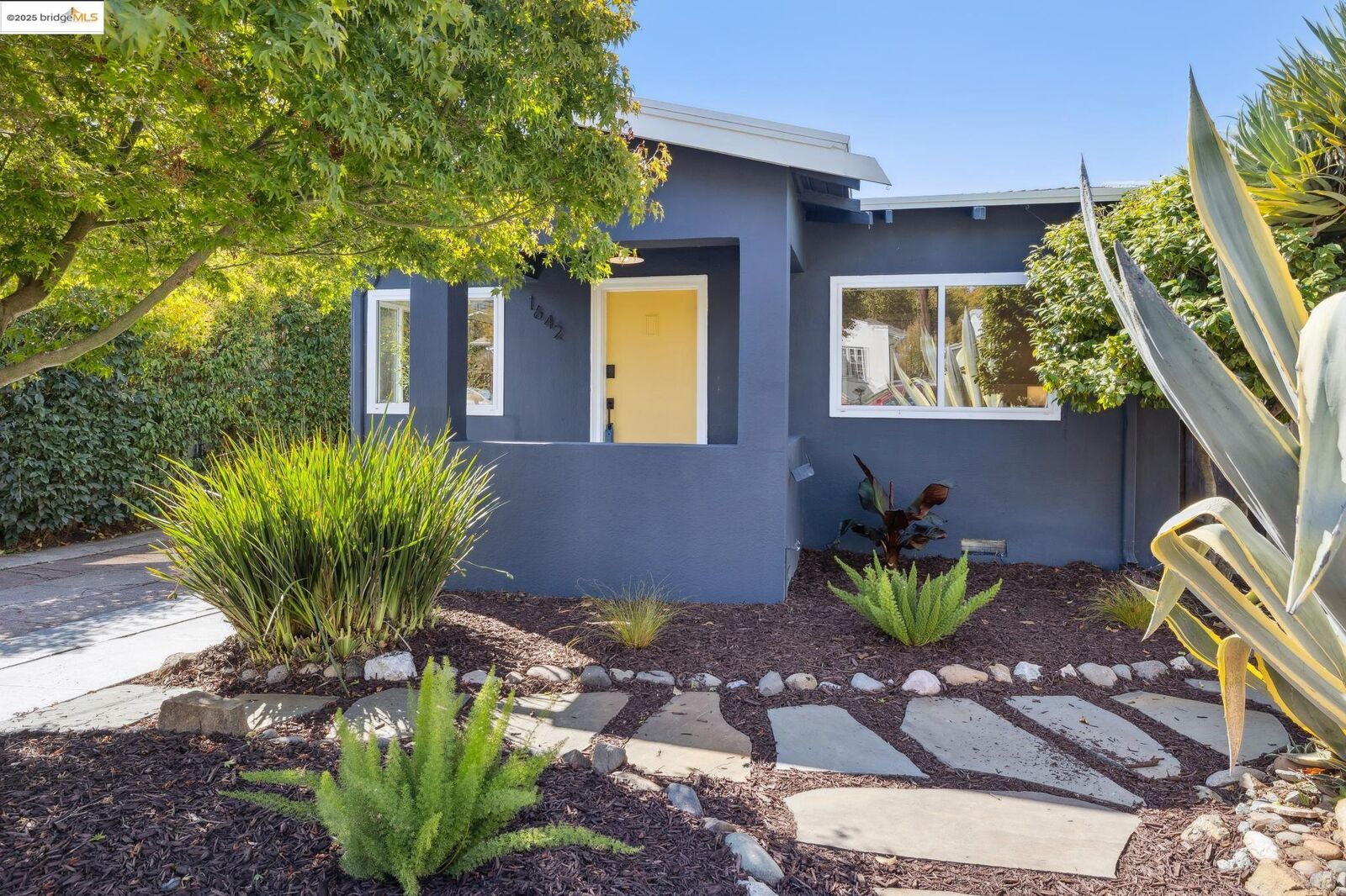 Property Photo:  1642 10th St  CA 94710 