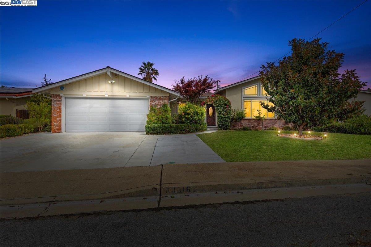 Property Photo: 44916 Winding Ln CA 94539
