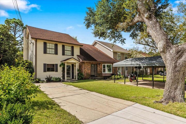 Property Photo:  214 Cloverdale Boulevard A  FL 32547 