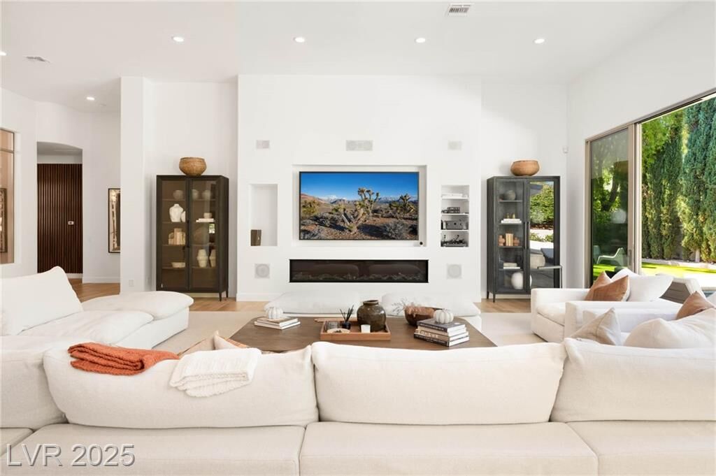 Property Photo:  9312 Canyon Classic Drive  NV 89144 