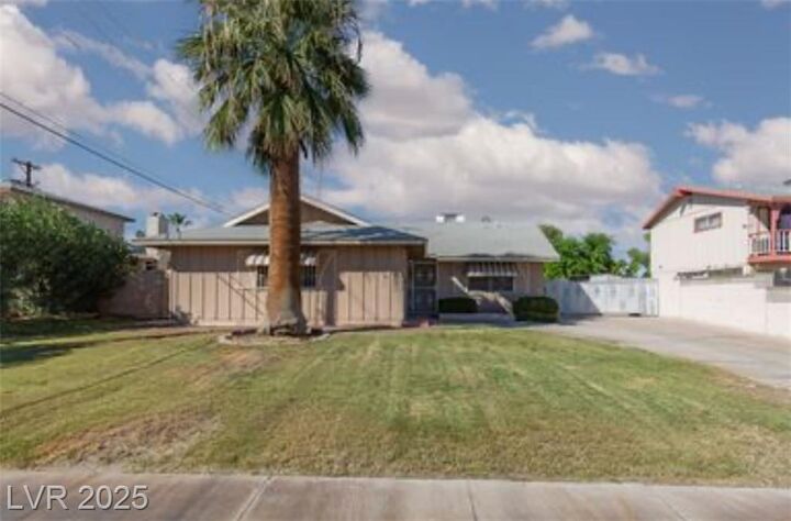 Property Photo: 2432 Palma Vista Avenue NV 89121
