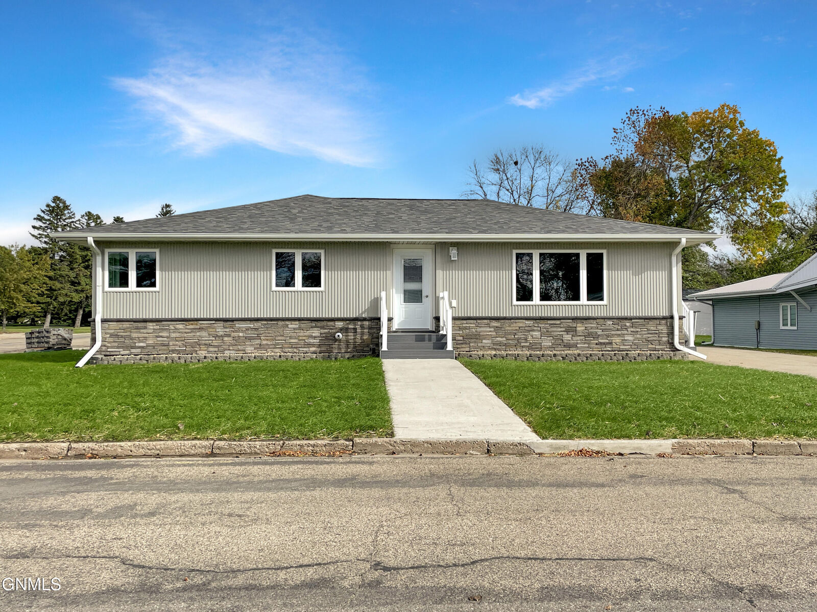 Property Photo: 486 11th Avenue N ND 58421