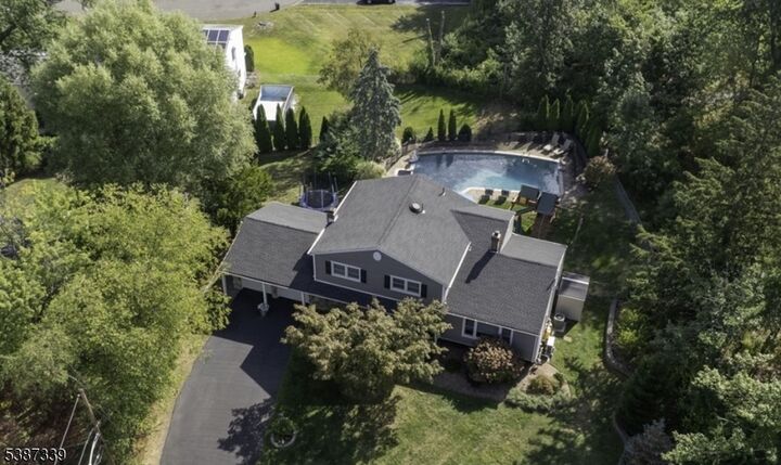 5 Twin Oaks Ct  Parsippany-Troy Hills Twp. NJ 07054 photo