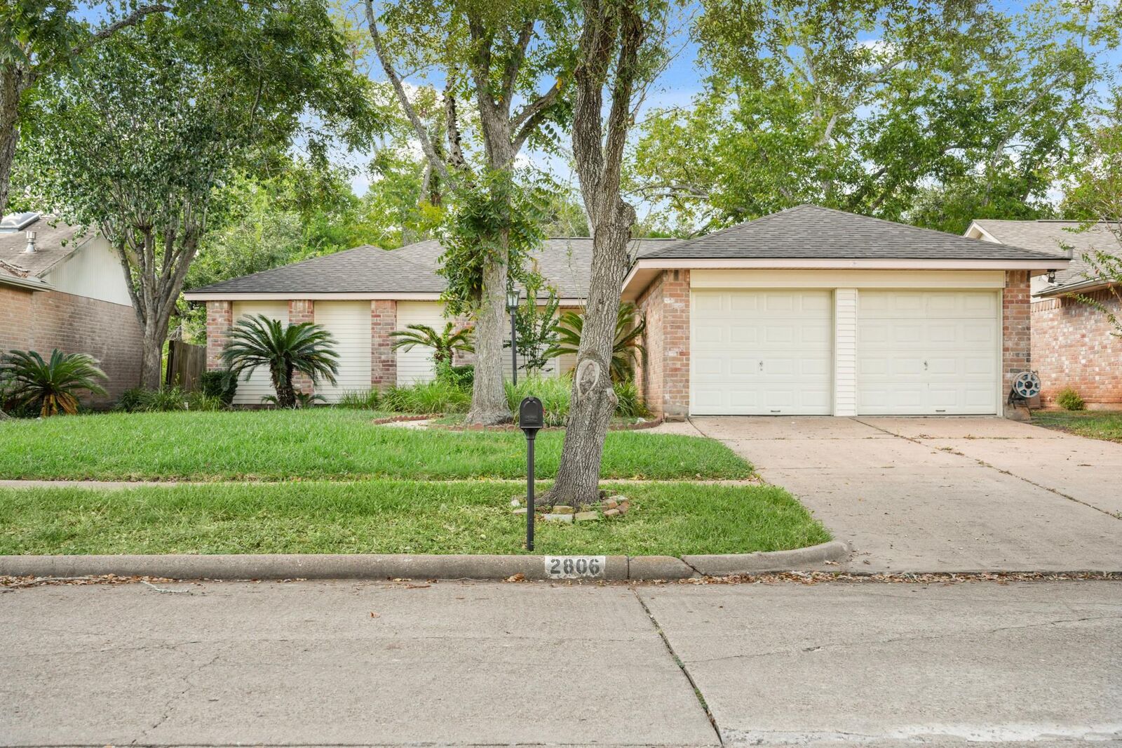 Property Photo:  2806 Old Fort Road  TX 77479 
