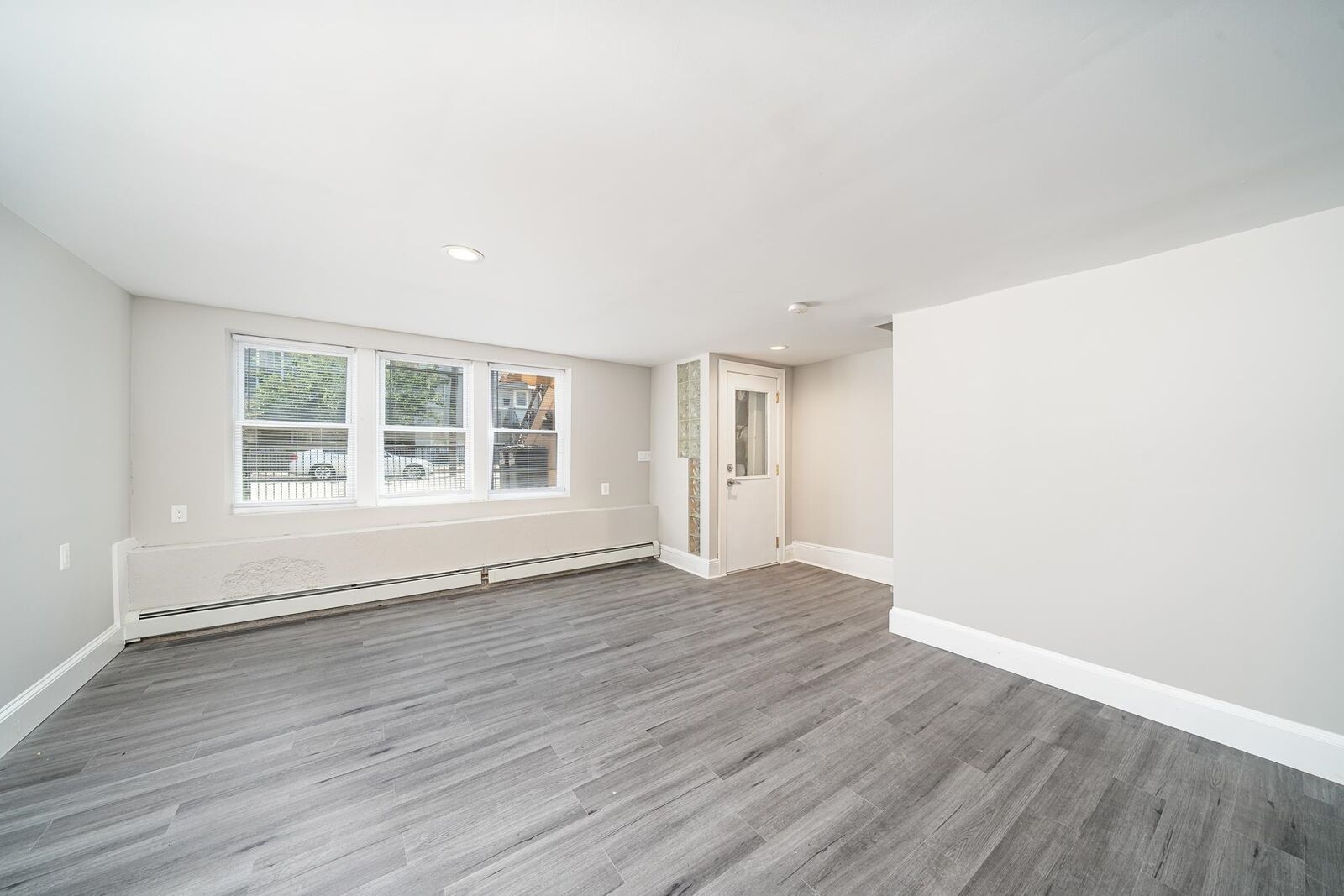 Property Photo:  213 Ogden Ave 1  NJ 07307 