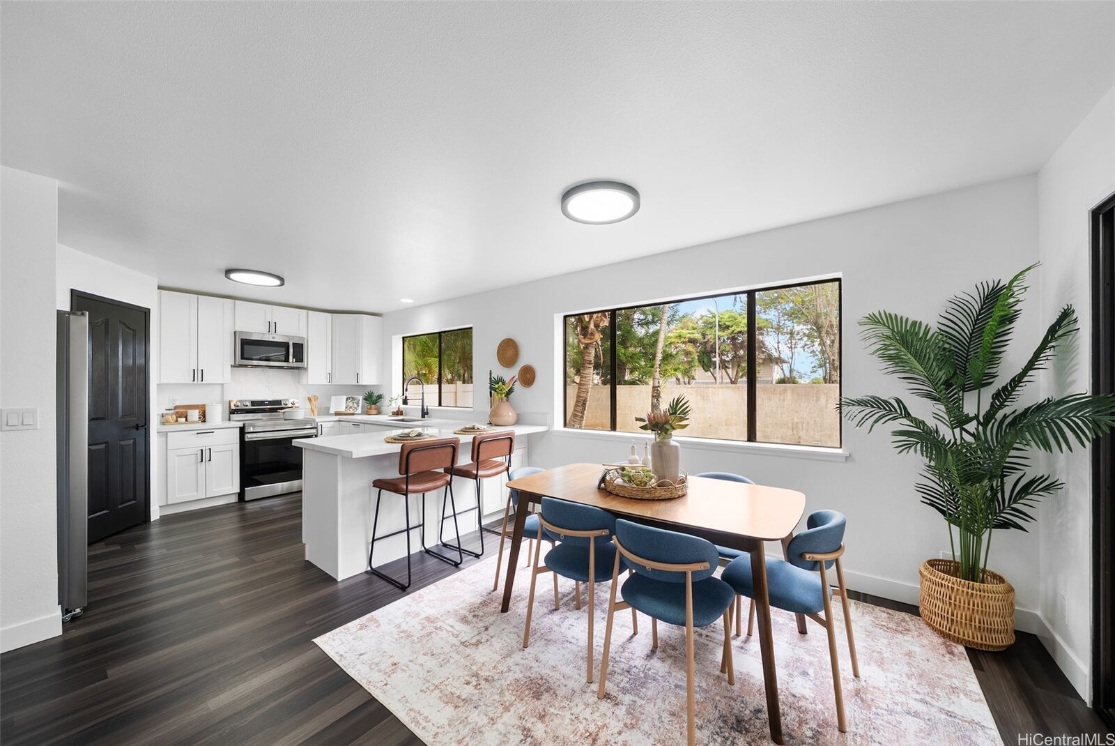 Property Photo:  95-1047 Kahakiki Street  HI 96789 