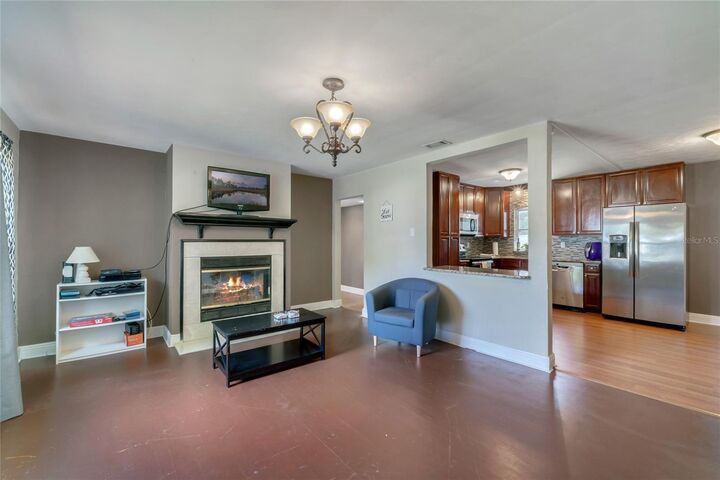 Property Photo:  508 S Montgomery Avenue  FL 32720 