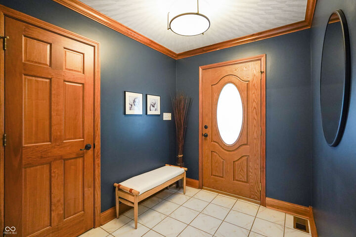 Property Photo: 6017 Creekbend Boulevard IN 46217