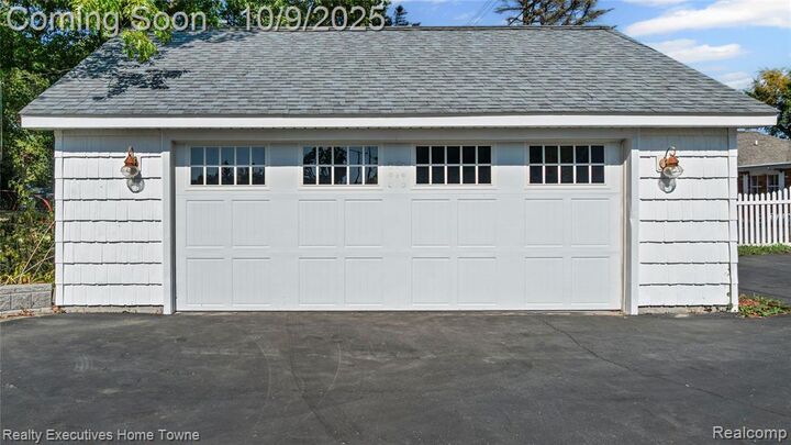 Property Photo: 5802 Lakeshore Road MI 48059 2819