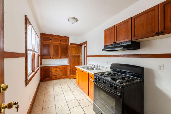 Property Photo: 1927 Harriet St WI 53404