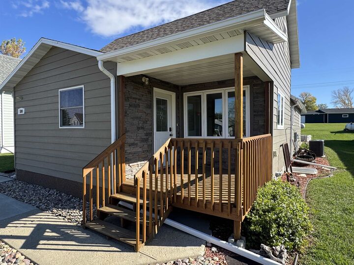 Property Photo:  504 NE 2nd Ave  ND 58746 