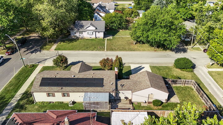 Property Photo:  700 N 8th Avenue  IL 60901 