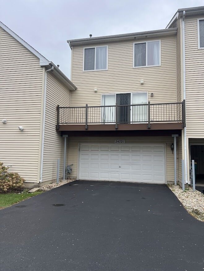 Property Photo:  
