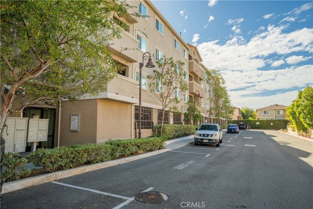 Property Photo:  1401 Lomita 302  CA 90710 
