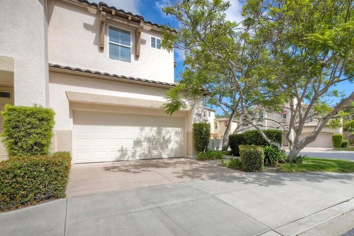 Property Photo: 3090 Via Maximo CA 92009