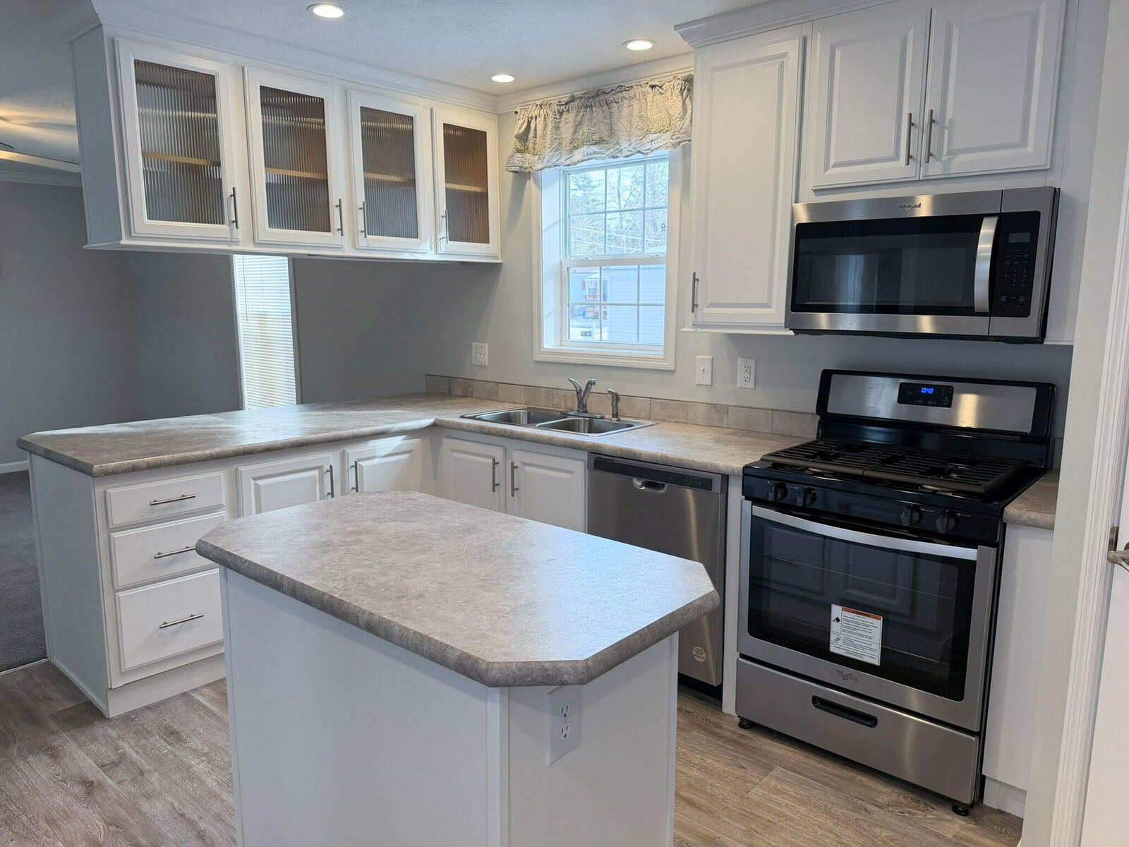 Property Photo:  3 Lakeview Drive  ME 04429 