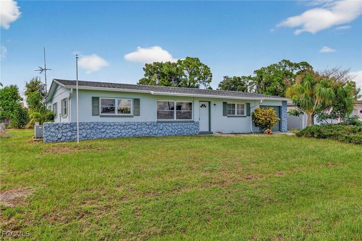 Property Photo: 2613 Cartegena Avenue FL 33905