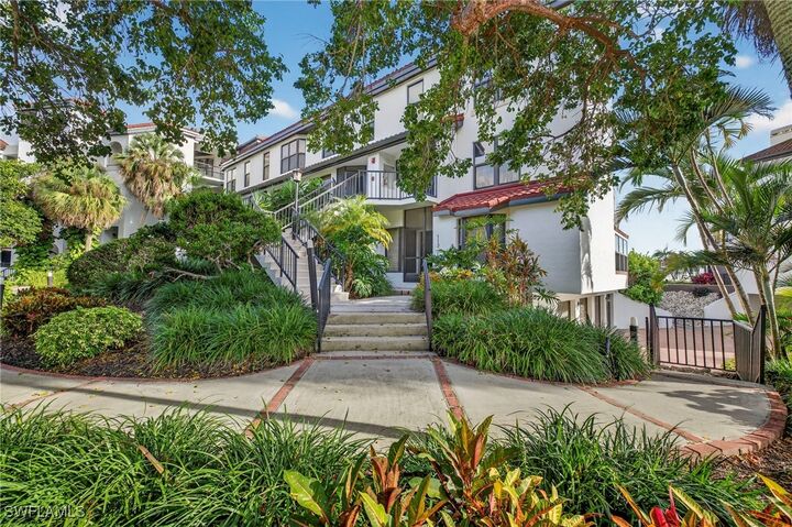111 La Peninsula Boulevard 111  Naples FL 34113 photo