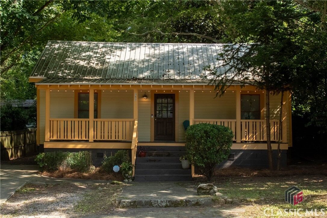Property Photo:  395 Cleveland Avenue  GA 30601 