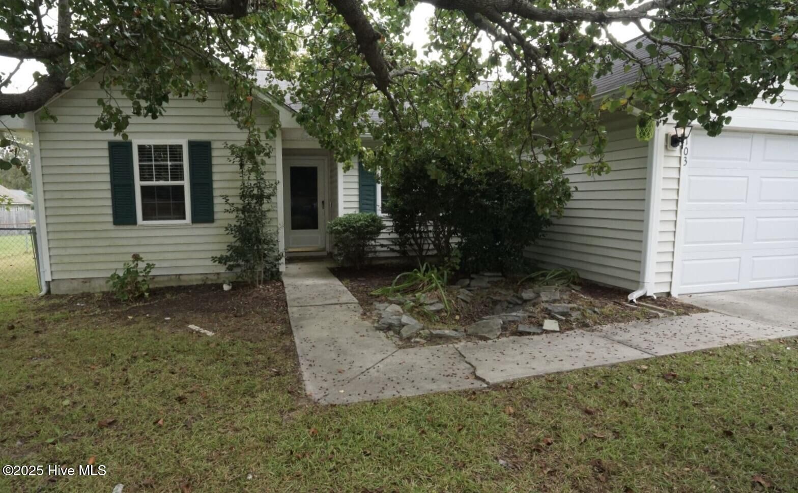 Property Photo:  103 Eastgate Drive  NC 28540 