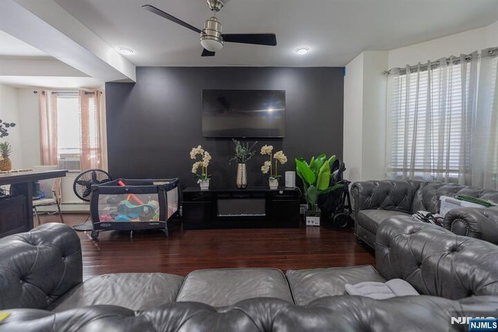 Property Photo:  54 Linwood Place  NJ 07017 