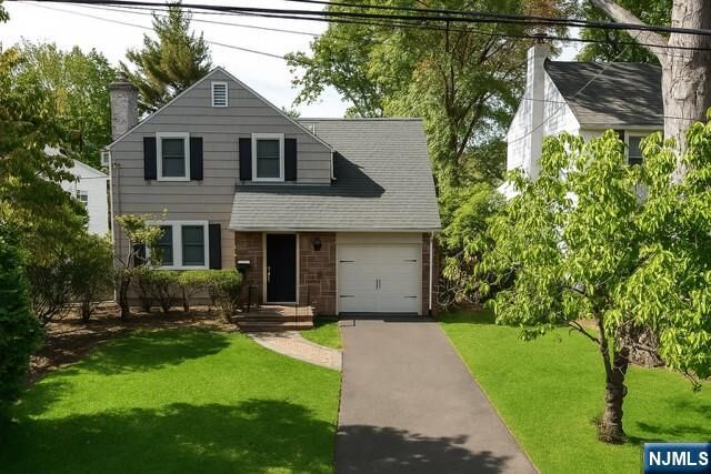 Property Photo:  157 1st Avenue  NJ 07424 