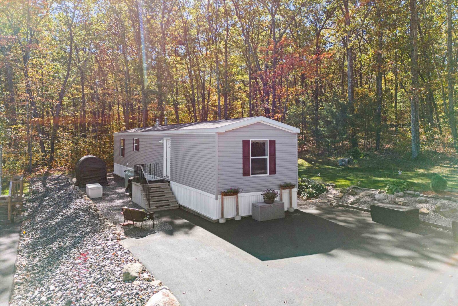 Property Photo:  139 Rockingham Road  NH 03038 